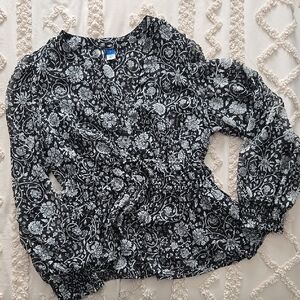 NWOT OLD NAVY Floral Black and White Women's Top